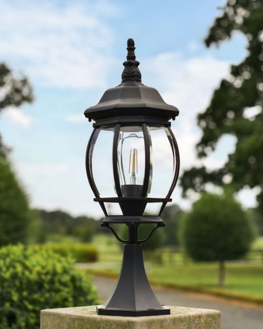 Tourega Pillar Light in full view Tourega Pillar Light in full view