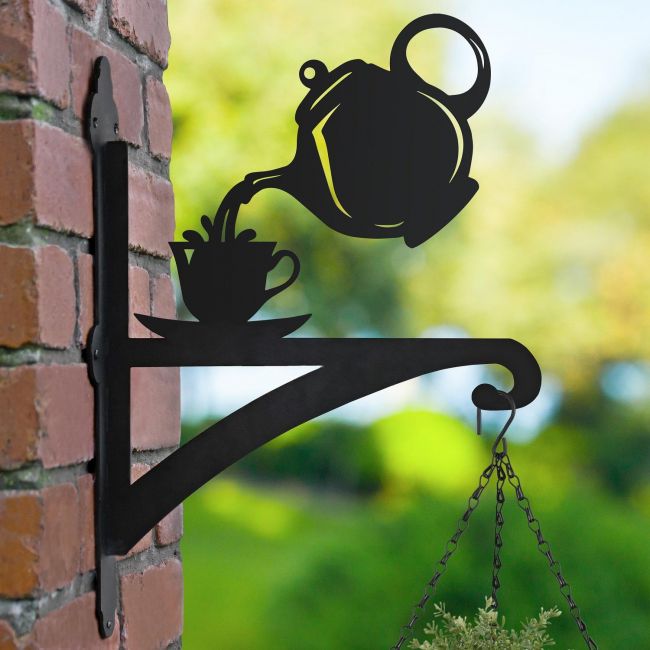 Teapot & Cup Hanging Basket in Garden Setting Teapot & Cup Hanging Basket in Garden Setting