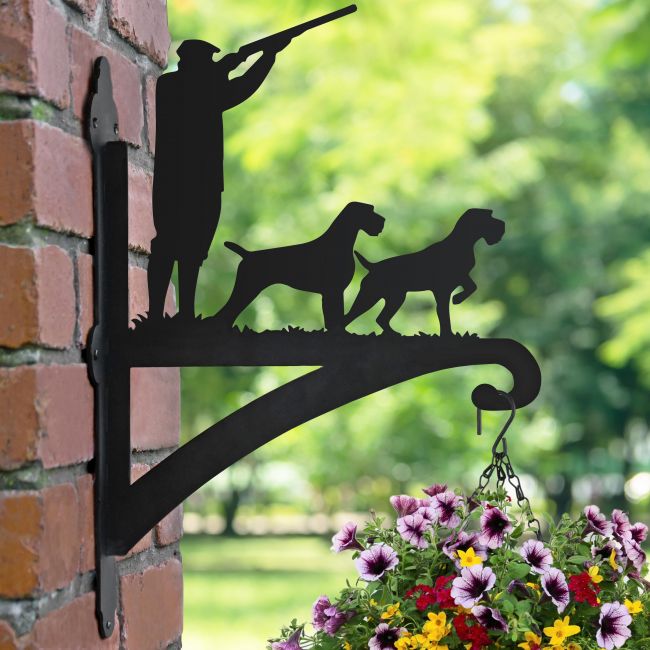 Game Season German Wirehaired Pointer Bracket with Basket Game Season German Wirehaired Pointer Bracket with Basket