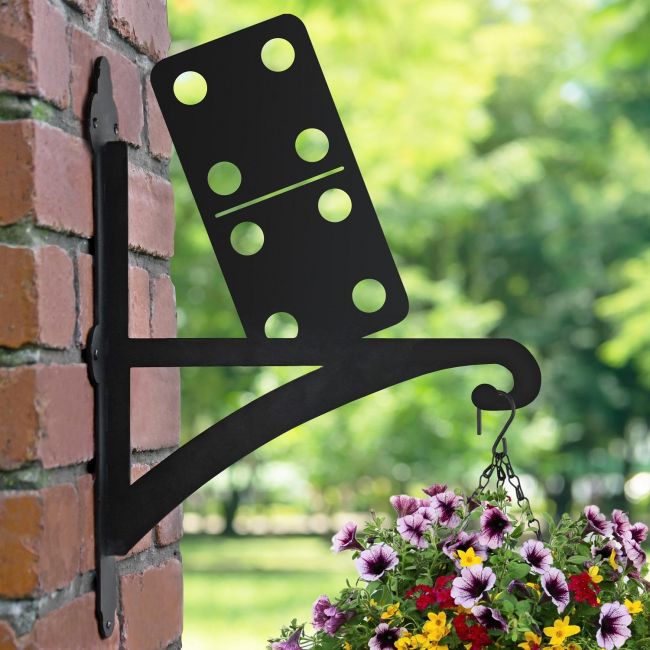 Domino Hanging Basket Bracket in Situ Domino Hanging Basket Bracket in Situ