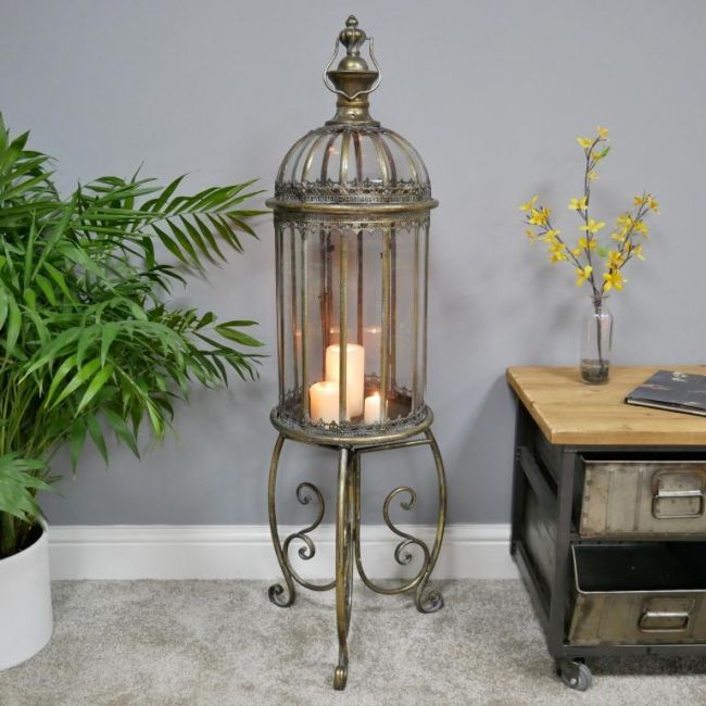 Vintage Lantern on Stand Vintage Lantern on Stand
