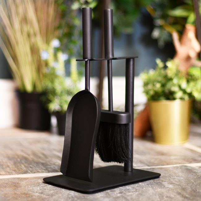 Black Freestanding Brush & Pan set  Black Freestanding Brush & Pan set