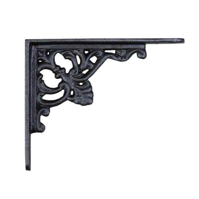 Victorian iron shelf bracket - 12cm x 13cm Victorian iron shelf bracket - 12cm x 13cm