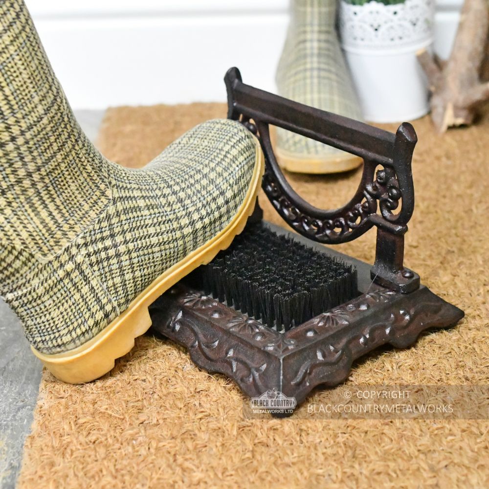 “Bishton Mallery” Rustic Victorian Style Boot Brush & Scraper | Black ...
