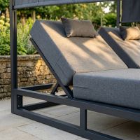 The "Sebastian" Sun Shade Bed Close Up 
