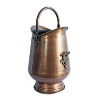 Antique Brass Coal Scuttle with ornate detailing Antique Brass Coal Scuttle with ornate detailing