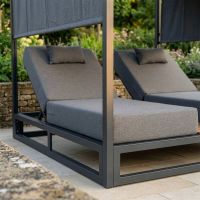 The "Sebastian" Sun Shade Bed Metal Close Up