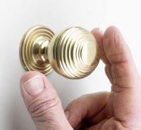 “Leigh” Cabinet Knobs “Leigh” Cabinet Knobs