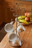 “Lucy Lane” Rustic iron mug tree