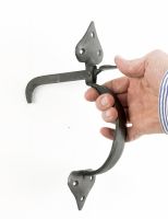 ’Spade’ Thumb Gate