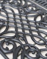 Close-up of the "Trellis" Pattern in the Centre of the Doormat