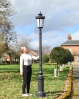 "Longthorpe" 2.6m Black Traditional Lamp Post to Scale