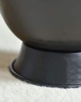 Close-Up of Midnight Black Finish