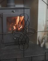 Close-Up of Central Pattern on “Aldermore House” Arched Fire Guard Close-Up of Central Pattern on “Aldermore House” Arched Fire Guard