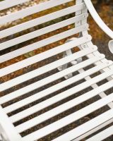 Close-Up of Deluxe Cream Finish on “Chatham" One Seater Park Bench