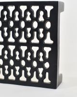 "Keyhole" Cast Iron Air Brick 9"x6" close up of right side highlighting keyhole detailing pattern