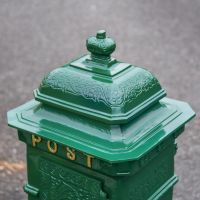 Close-Up of Lid Detail on “Woodland Ivy” Green Camden Deluxe Free Standing Post Box Close-Up of Lid Detail on “Woodland Ivy” Green Camden Deluxe Free Standing Post Box