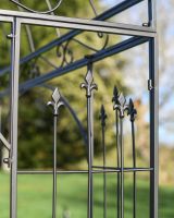 Close Up of Fleur-de-lis Finials 