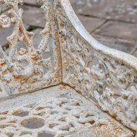 Close-up of the Rustic Cream Finish