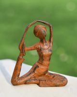 Cast Aluminium Rustic Yoga Pose Metal Ornament