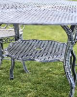 Close-Up of Integral Table Support Close-Up of Integral Table Support