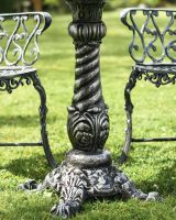 Close-Up of Single Column Plinth