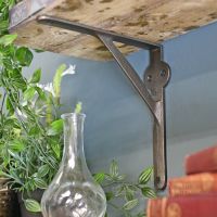 Stylish Gallow Brackets in a Cast Iron Finish