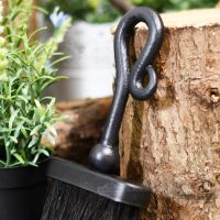 Detailed image of handle on brush Detailed image of handle on brush