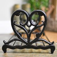 Black “Loredana” Heart Shoe Stand