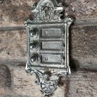 “Hazeldon Park" Apartment Bell Push finished in Bright Chrome “Hazeldon Park" Apartment Bell Push finished in Bright Chrome