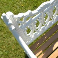 Close-up of the Finish on the "Clarence House" Iron Bench Set Close-up of the Finish on the "Clarence House" Iron Bench Set