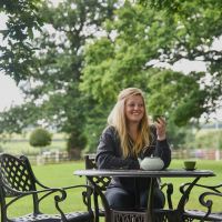Female with Antique Copper Farleigh Garden Set 
