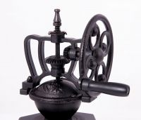 “Café Coeur” Cast iron and wood coffee grinder