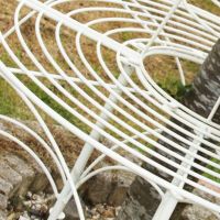 Close-up Of The Cream Finish On The "Pembrokeshire" Tree Seat Close-up Of The Cream Finish On The "Pembrokeshire" Tree Seat