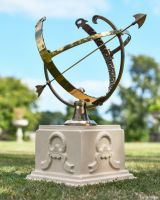 Cream Wreath Detail Garden Plinth