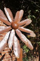 Rustic Daisy Metal Garden Flower Support