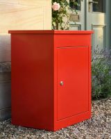 Deluxe Red Bexley Free Standing Parcel Box digital illlustration