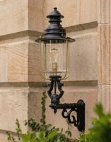 Digital Illustration of the 105 x 33cm Belgravia Lantern and Royale Bracket Mounted on a Sandstone Brick Property Entranceway 