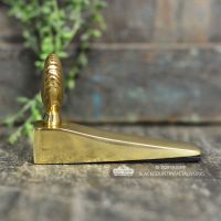 Side View of the Shell Design Door Stop