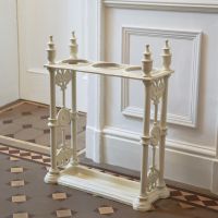 Cast Iron Antique Cream Umbrella Holder insitu 