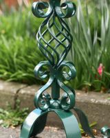 Details on the Wrought Iron Garden Basket Planter Green Details on the Wrought Iron Garden Basket Planter Green
