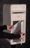 "Original Reproduction" White Elizabeth Regina Post & Parcel Box