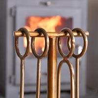 Close up of T Bar and circular handles on Companion Set 