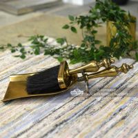 Side View of the “Merradew Manor” Brush & Pan Set