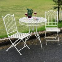 Traditional Round table With Two Chairs Traditional Round table With Two Chairs