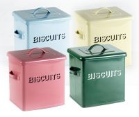 Bessie Vintage Cream Biscuit Tin