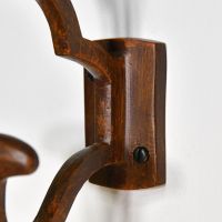 Close up of mounting bracket 