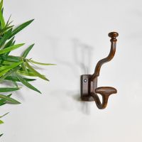 "Madame Anouk" Brown Hook in Situ