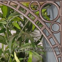 Close-up of the "Ironbridge" Design