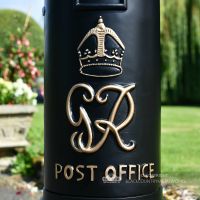 “Onyx Jewel” GR Post Box “Onyx Jewel” GR Post Box